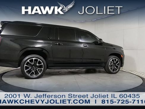 Used 2023 Chevrolet Suburban RST w/ Sport Performance Package AWD/4WD image 8