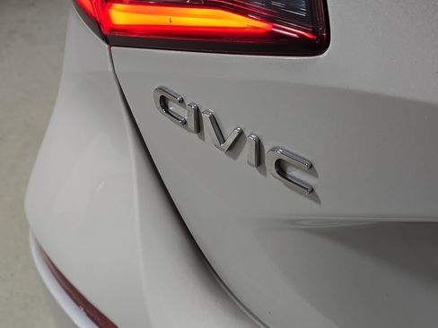 Used 2024 Honda Civic Sport image 7