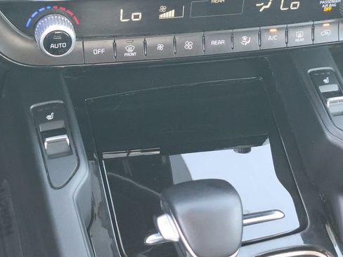 Used 2022 Kia Telluride S AWD/4WD image 16