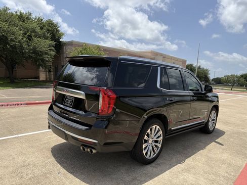 Used 2022 GMC Yukon Denali w/ Advanced Technology Package AWD/4WD image 10