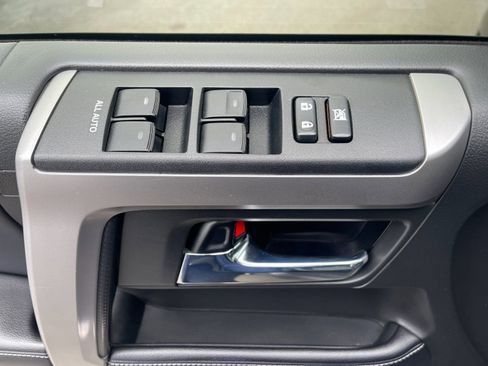 Used 2018 Toyota 4Runner SR5 Premium image 13