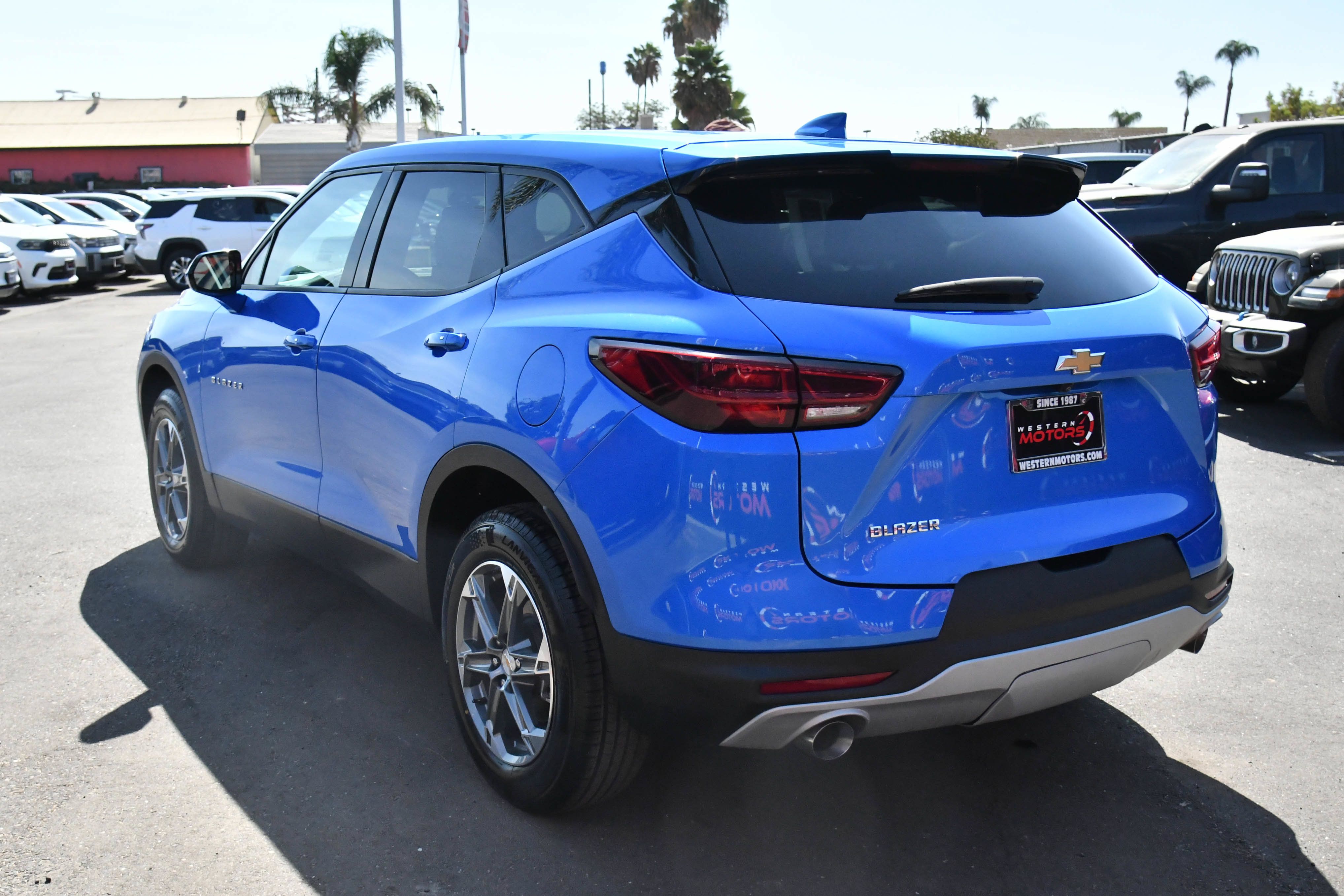 Used 2025 Chevrolet Blazer LT FWD image 6