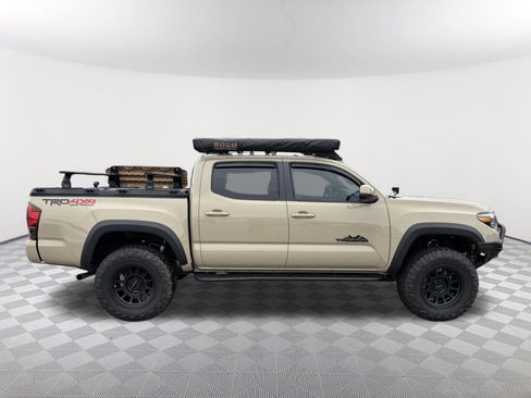 Used 2019 Toyota Tacoma TRD Off-Road image 18