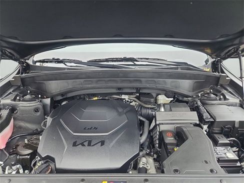 Used 2024 Kia Telluride EX w/ EX Captain's Chair Package image 34