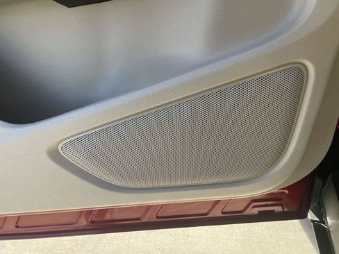 Used 2018 Lincoln MKC Select w/ Select Plus Package image 24