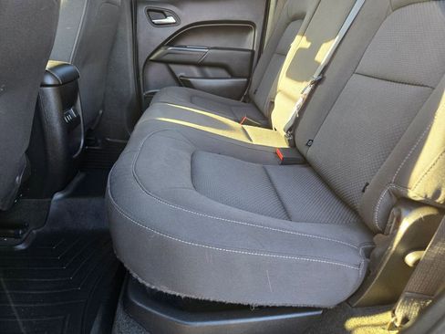 Used 2017 Chevrolet Colorado LT w/ LT Convenience Package image 11