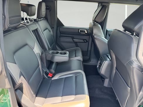 Used 2025 Ford Bronco Outer Banks AWD/4WD image 17