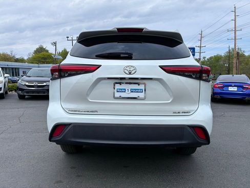 Used 2023 Toyota Highlander XLE AWD/4WD image 6