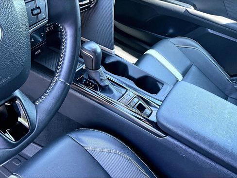 Used 2025 Toyota Camry SE FWD image 16