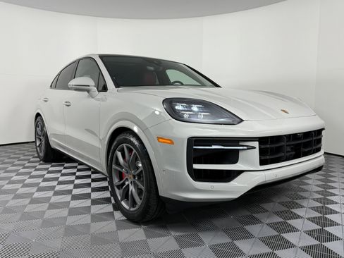 New 2026 Porsche Cayenne S image 7