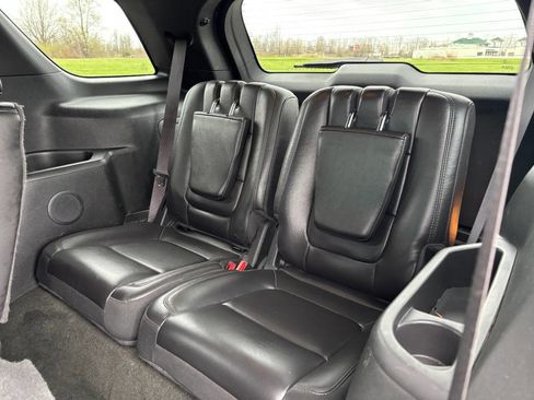 Used 2014 Ford Explorer XLT w/ Equipment Group 202A image 7