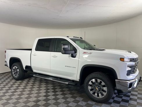 New 2026 Chevrolet Silverado 2500 LT image 2