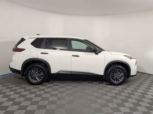 Used 2026 Nissan Rogue S AWD/4WD image 5