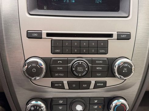 Used 2011 Ford Fusion SE w/ 202A Rapid Spec Order Code FWD image 17