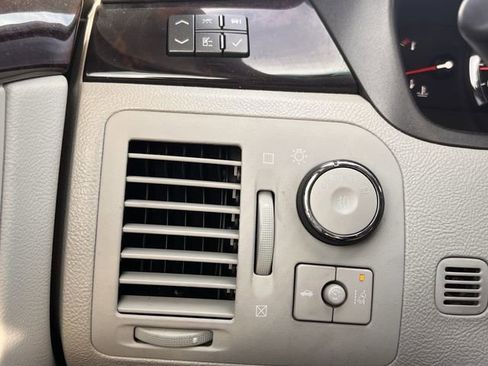 Used 2011 Cadillac DTS Premium w/ Driver Awareness Package image 20