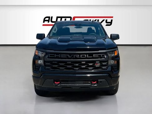 Used 2024 Chevrolet Silverado 1500 Custom Trail Boss AWD/4WD image 2
