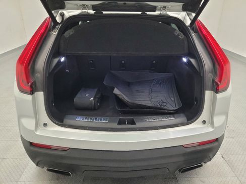 Used 2020 Cadillac XT4 Premium Luxury w/ Cold Weather Package FWD image 29