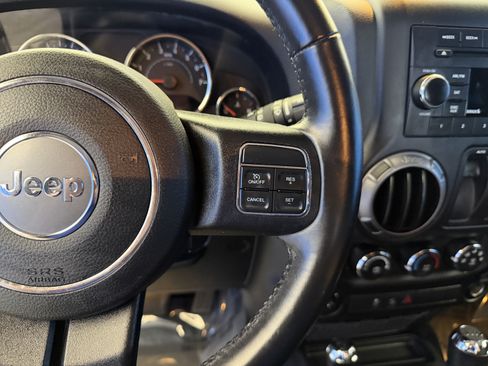 Used 2018 Jeep Wrangler Sport AWD/4WD image 15