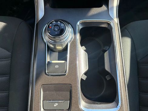 Used 2018 Ford Fusion SE image 16