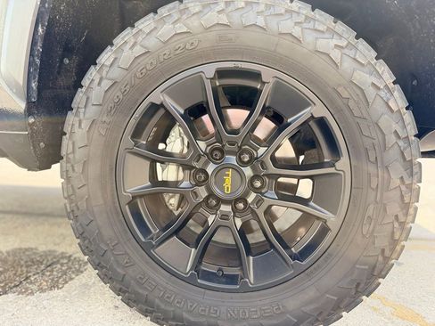 Used 2022 Toyota Tundra SR5 w/ SR5 Convenience Package AWD/4WD image 12