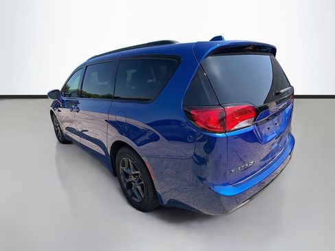 Used 2020 Chrysler Pacifica Touring-L w/ S Appearance Package FWD image 7