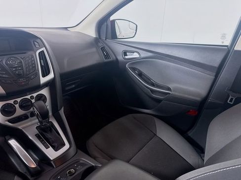 Used 2013 Ford Focus SE w/ SE Winter Pkg FWD image 25