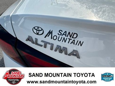 Used 2025 Nissan Altima 2.5 S FWD image 10