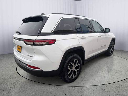Used 2024 Jeep Grand Cherokee Limited image 3