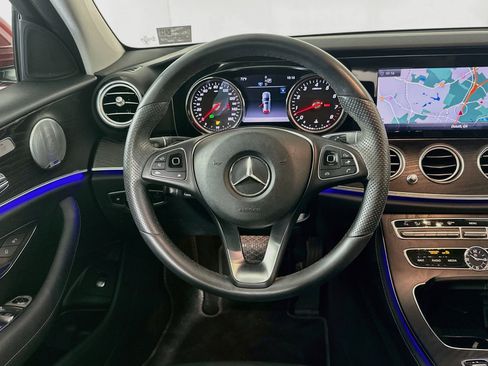 Used 2018 Mercedes-Benz E 400 4MATIC Wagon w/ Premium 1 Package image 18