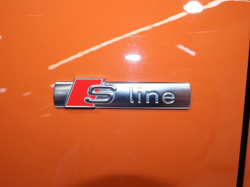 Used 2025 Audi Q3 2.0T Premium image 34