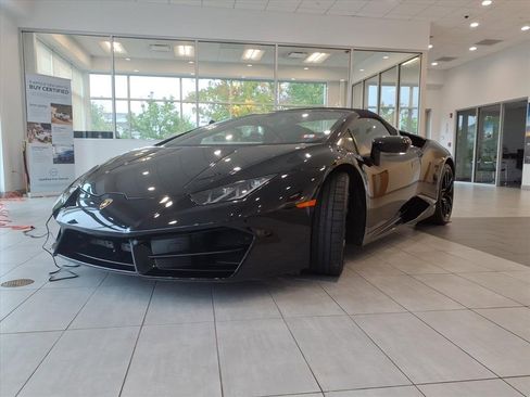 Used 2018 Lamborghini Huracan LP 580-2 image 7