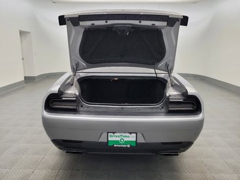 Used 2017 Dodge Challenger R/T w/ Blacktop Package image 29