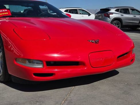 Used 2004 Chevrolet Corvette Coupe RWD image 8