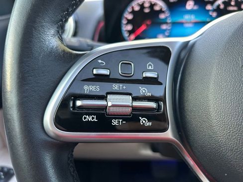 Used 2023 Mercedes-Benz GLB 250 image 22