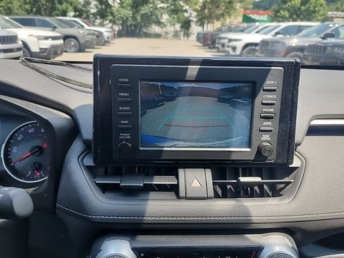 Used 2019 Toyota RAV4 LE w/ Carpet Mat Package AWD/4WD image 10