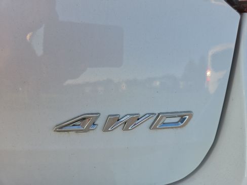 Used 2021 Ford Explorer XLT w/ Equipment Group 202A AWD/4WD image 24