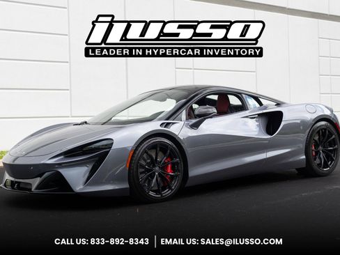 Used 2023 McLaren Artura image 1