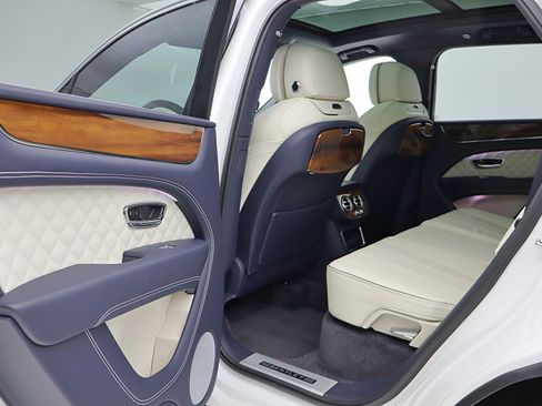 Certified 2022 Bentley Bentayga image 44