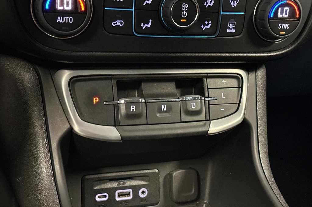 Used 2024 GMC Terrain SLT AWD/4WD image 24