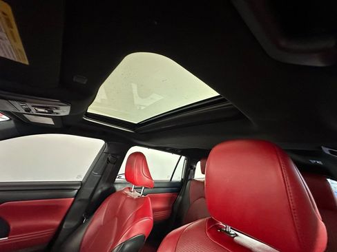 Used 2022 Toyota Highlander XSE image 17