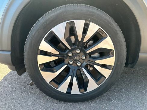 Used 2025 Ford Explorer Platinum w/ LUX Leather Package image 42