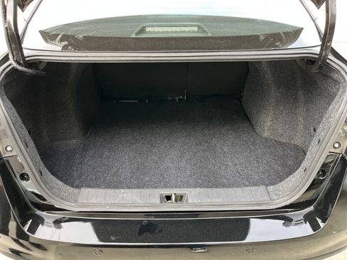 Used 2025 Nissan Versa SV image 31