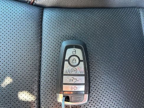 Used 2023 Ford F250 Lariat w/ Sport Appearance Package AWD/4WD image 33
