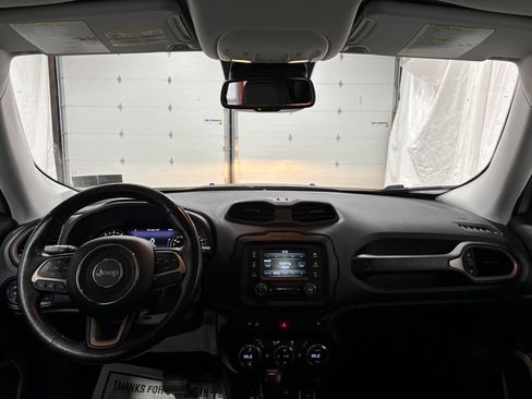 Used 2017 Jeep Renegade Trailhawk AWD/4WD image 36