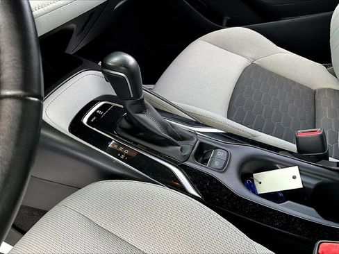 Used 2019 Toyota Corolla SE w/ SE Option Package FWD image 17