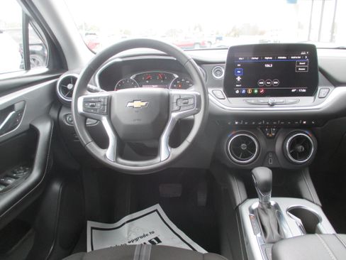 Used 2025 Chevrolet Blazer LT AWD/4WD image 12