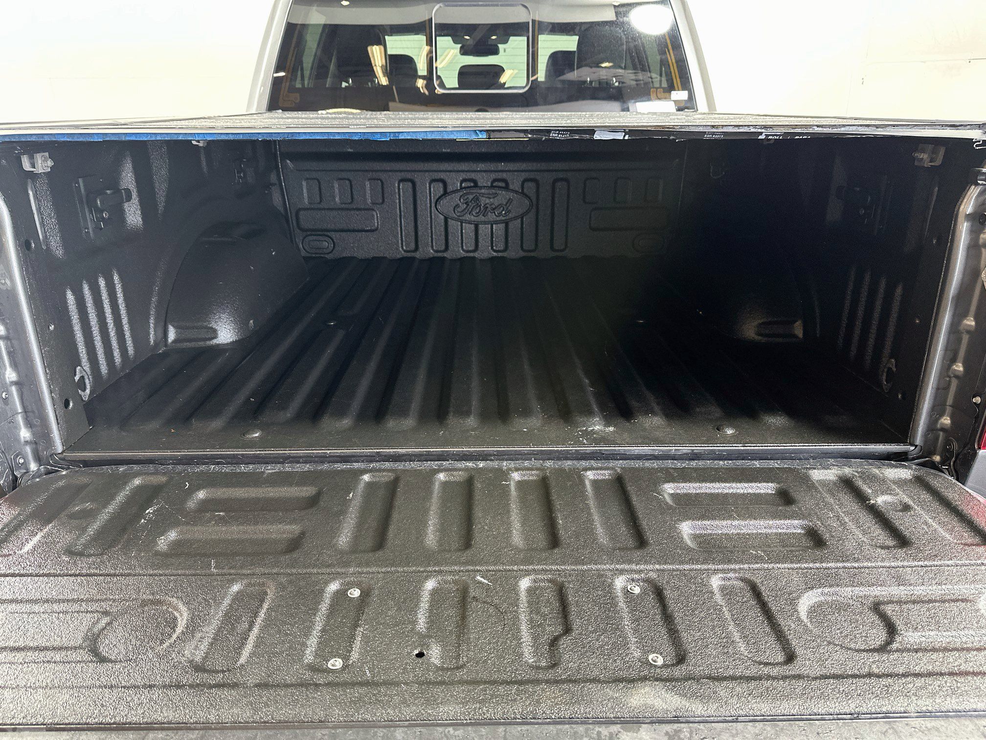 Used 2015 Ford F150 Lariat w/ Equipment Group 502A Luxury AWD/4WD image 24