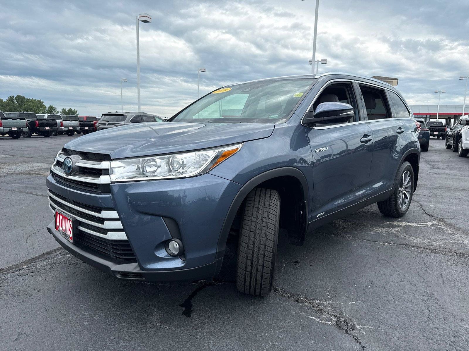 Used 2019 Toyota Highlander XLE AWD/4WD image 4