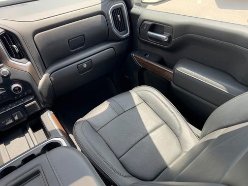 Used 2022 Chevrolet Silverado 1500 High Country w/ Z71 Off-Road Package AWD/4WD image 15
