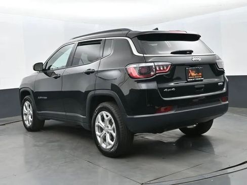 Used 2024 Jeep Compass Latitude AWD/4WD image 9